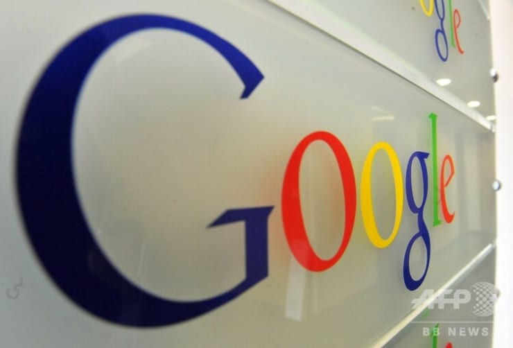 検索エンジン世界最大手、米グーグルのロゴ（2014年2月5日撮影、資料写真）。(c)GEORGES GOBET / AFP