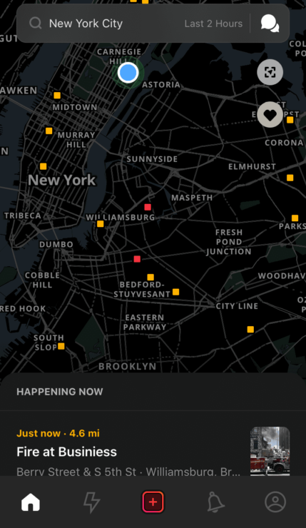 「Citizen」はユーザーの位置情報にアクセスして、近所の事件や事故を地図上に表示する（赤い点は直近の事件・事故、黄色い点は時間の経過したものを表す）