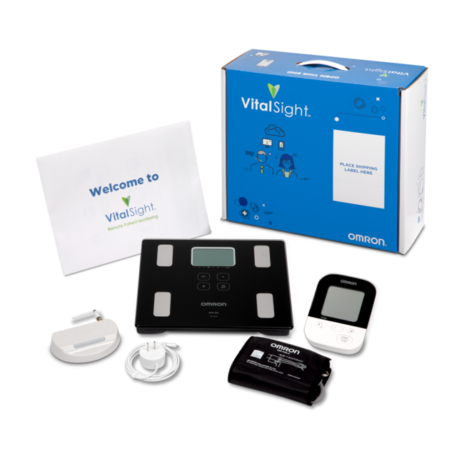 VitalSightセット内容＊通信ハブを家庭の電源に指すと、医師とのデータ共有が可能になる（オムロンヘルスケアのリリースより）