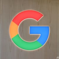 グーグル、アプリ取引手数料を半減 批判受け対応