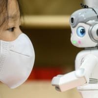保育園で小型ロボット実証実験 韓国ソウル