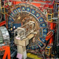 素粒子「Wボソン」質量 標準理論との顕著な「ずれ」最新研究