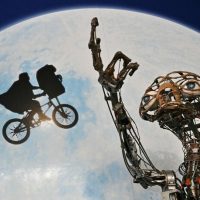 『E.T.』のロボット、3.5億円で落札
