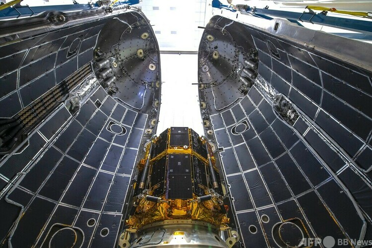米企業スペースXのロケット「ファルコン9」に搭載されたispaceの月面探査計画「HAKUTO-R」の着陸船。ispace提供（2023年4月25日提供）。(c)AFP PHOTO : ispace