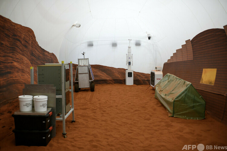米航空宇宙局（NASA）の健康・パフォーマンス探査研究（CHAPEA）で使われる模擬火星滞在施設「マーズ・デューン・アルファ」の屋外部分。テキサス州ヒューストンにて（2023年4月11日撮影）。(c)Mark Felix / AFP
