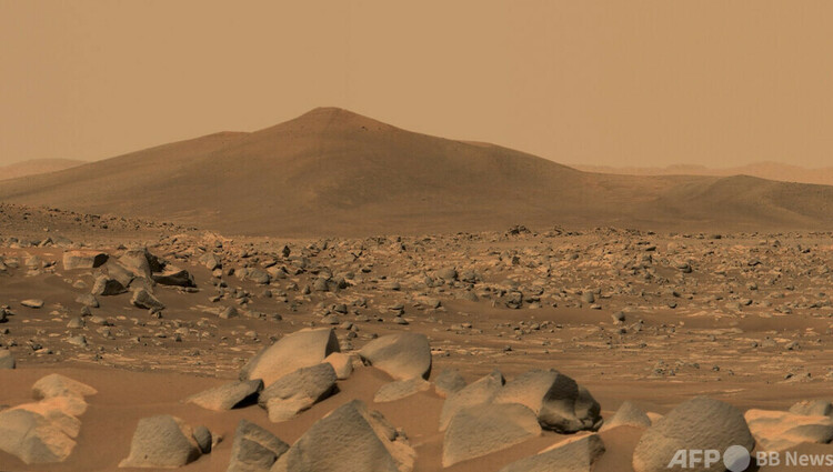 米航空宇宙局（NASA）の火星探査車「パーシビアランス」が撮影した火星。NASA提供（2021年5月12日提供）。(c)AFP PHOTO : NASA:JPL-Caltech:MSSS:HANDOUT
