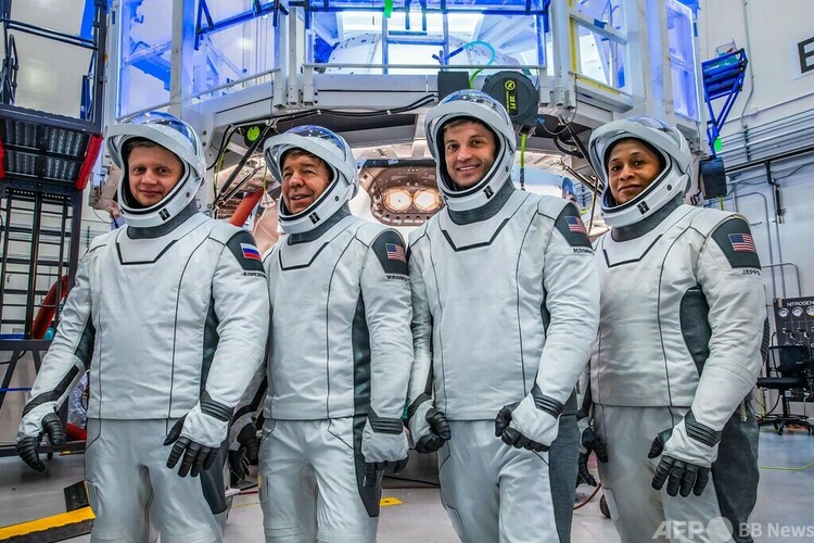 アメリカ航空宇宙局の有人宇宙飛行ミッション「クルー8」の4人。スペースX提供（2024年2月28日提供）。(c)AFP PHOTO : HANDOUT : SpaceX