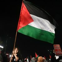iPhoneに「エルサレム」と入力でパレスチナ旗 アップル、「バグ」修正へ