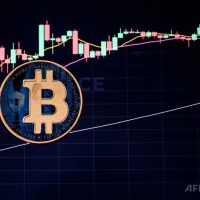 ビットコイン、初の10万ドル突破