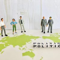 アナログでは隔たりが埋まらない　政策推進プラットフォーム「issues」で政治分野のDX