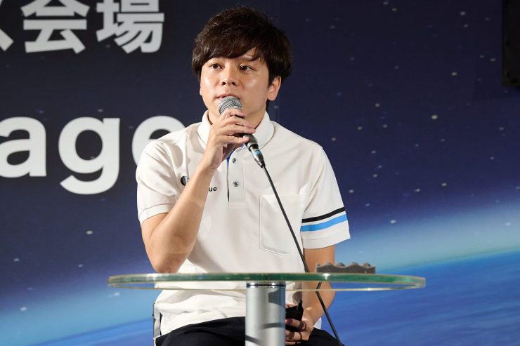 登壇中の浅川氏