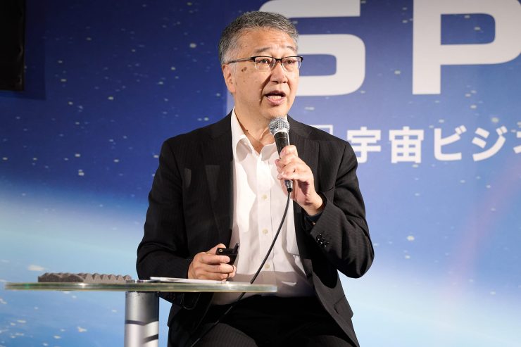 登壇中の中須賀氏