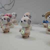 拡大する日本の玩具市場　生成AI搭載ロボットなど大人向け「キダルト」商品が牽引〜東京おもちゃショー2025