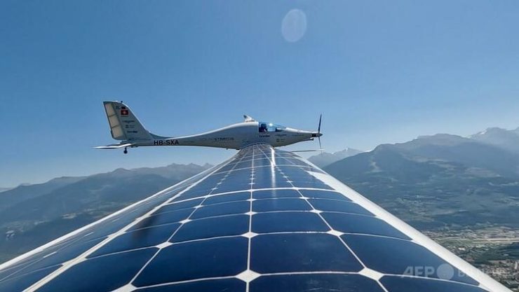 スイス南西部のシオン空港から飛び立ったソーラーストラトス(2025年8月8日撮影・提供)。(c)AFP PHOTO : SOLARSTRATOS :RAPHAEL DOMJAN
