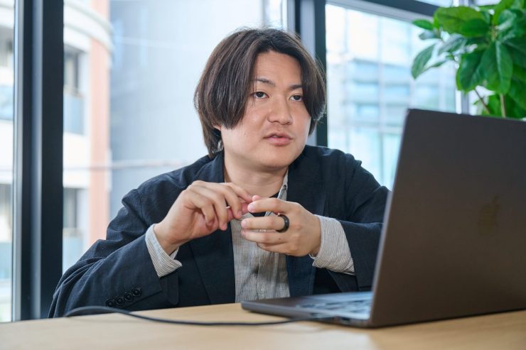 起業の経緯を説明する内橋氏