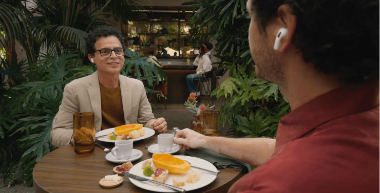 Air Pods Pro3を装着しながら会話すれば同時通訳が現実のものに