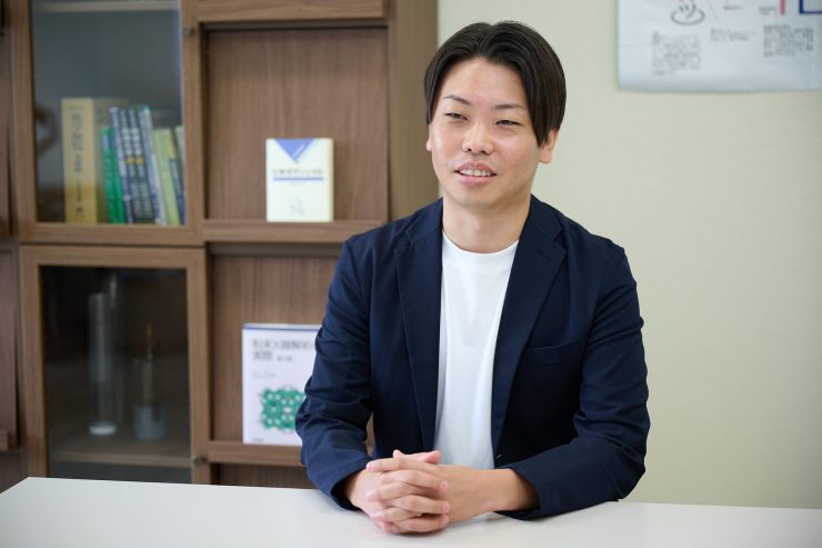 インタビュー中の池添氏