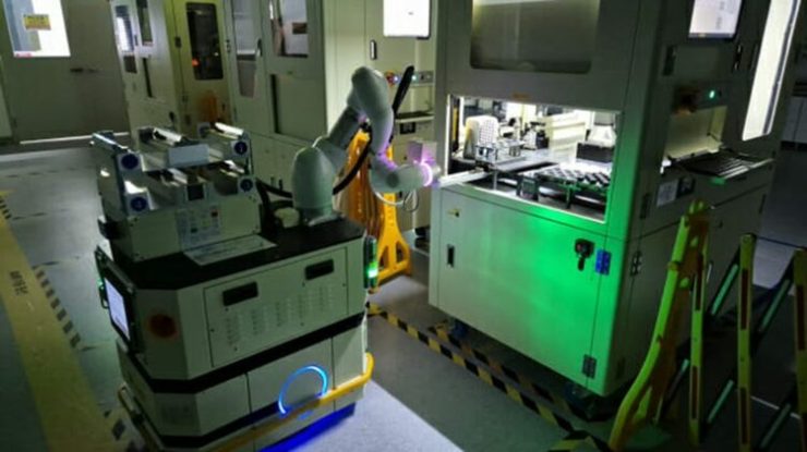 ロボット自動化実験室(ASL)での夜間の分析実験=LG化学(c)KOREA WAVE