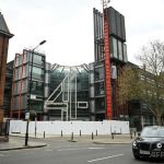英ロンドンにあるチャンネル4の本社社屋（2022年4月5日撮影）。(c)JUSTIN TALLIS / AFP