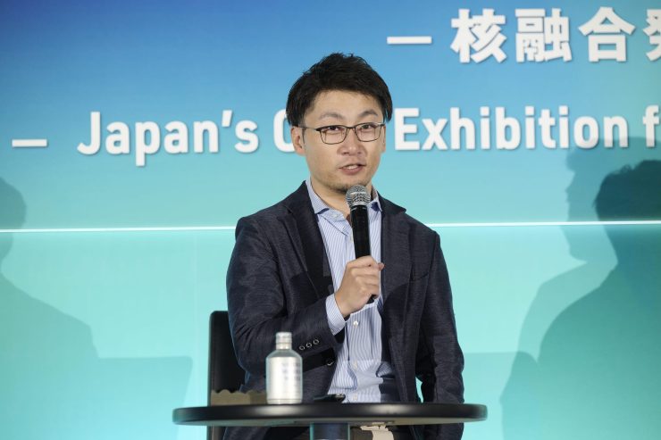 登壇中の久保氏