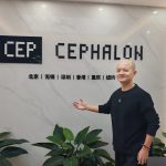 深センのCephalon本社にて同社COOの崔哲铵（ツイ・ジェーアン）氏