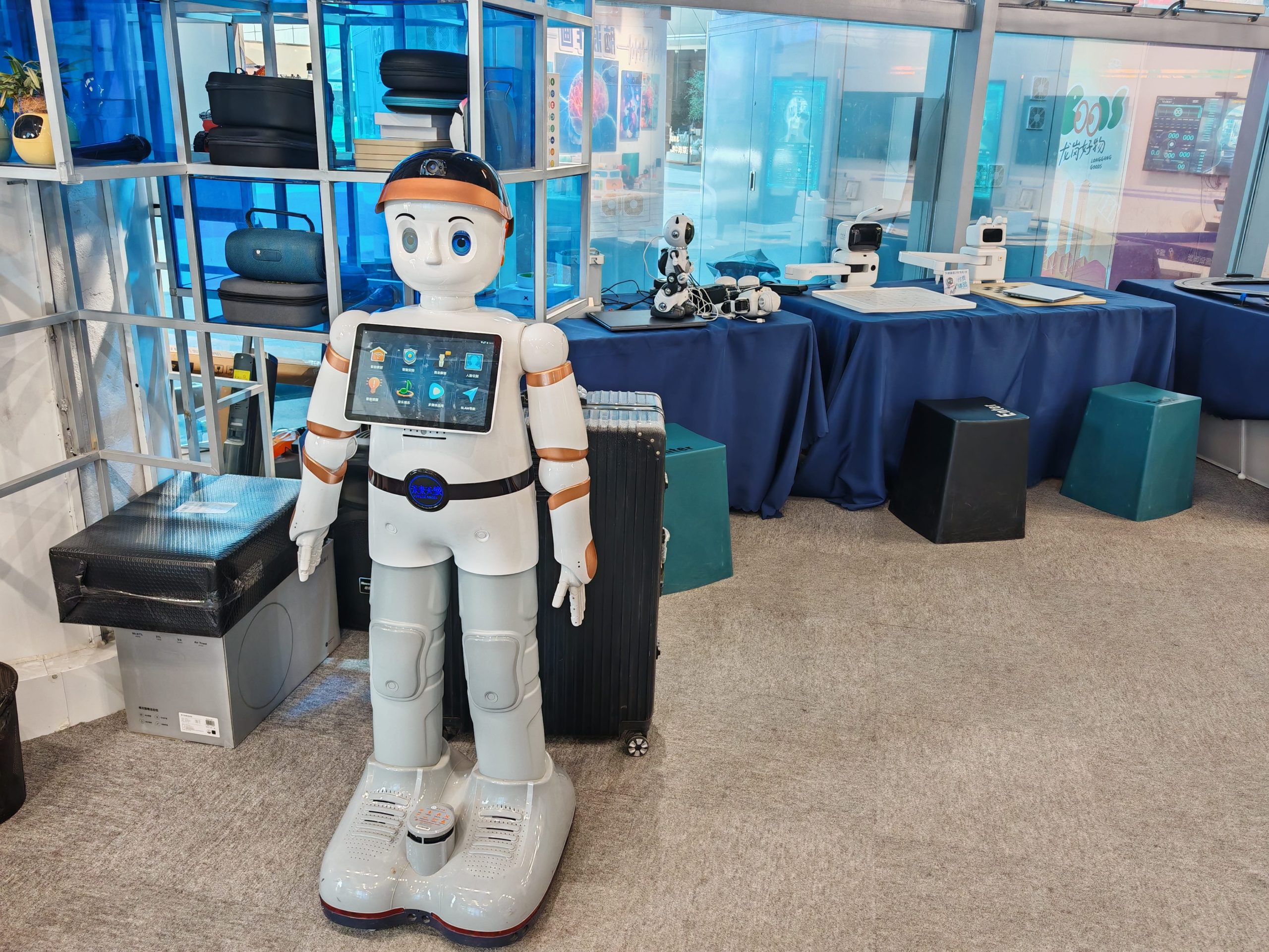 深センのロボット6Sショップの展示