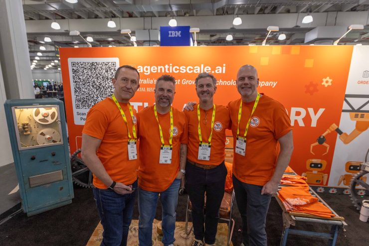 ルキアネンコ氏（左から2番目）