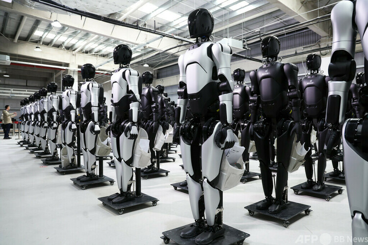 量産工場で出荷を待つロボットたち＝2025年12月8日撮影・資料写真(c)CNS:湯彦俊
