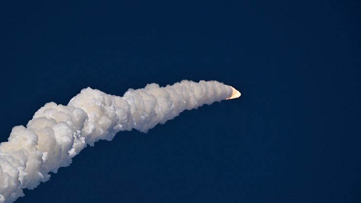 宇宙船「オリオン」が4月1日にフロリダ州ケープカナベラルのケネディ宇宙センターから打ち上げられた。REUTERS/Steve Nesius