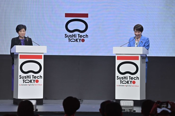 小池都知事と高市首相