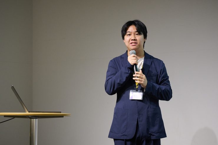 登壇中の安部氏