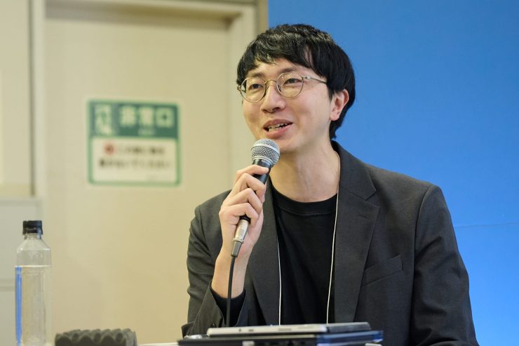 講演中の三好氏