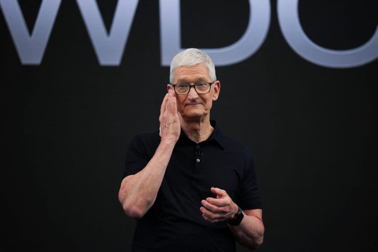 アップルのティム・クック氏。6月8日、米カリフォルニア州クパチーノで撮影。REUTERS/Carlos Barria