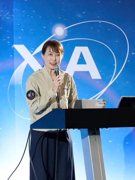 講演中の山崎氏
