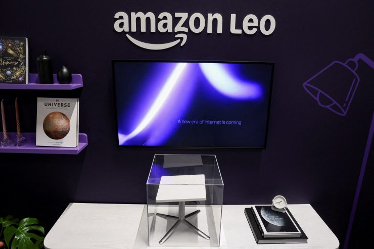 低軌道（LEO）衛星ネットワーク「アマゾン・レオ」のロゴ。6月4日、英ダートフォードで撮影。REUTERS/Toby Shepheard