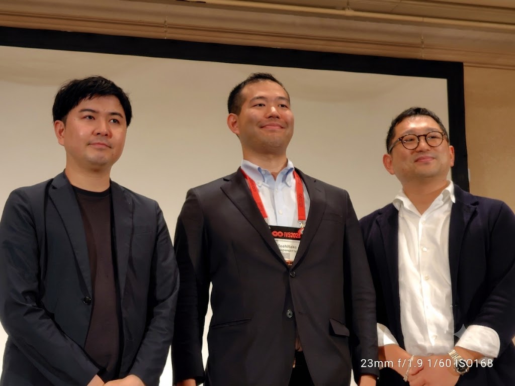 菅原氏（中央）DGDV渡辺（左）眞田（右）