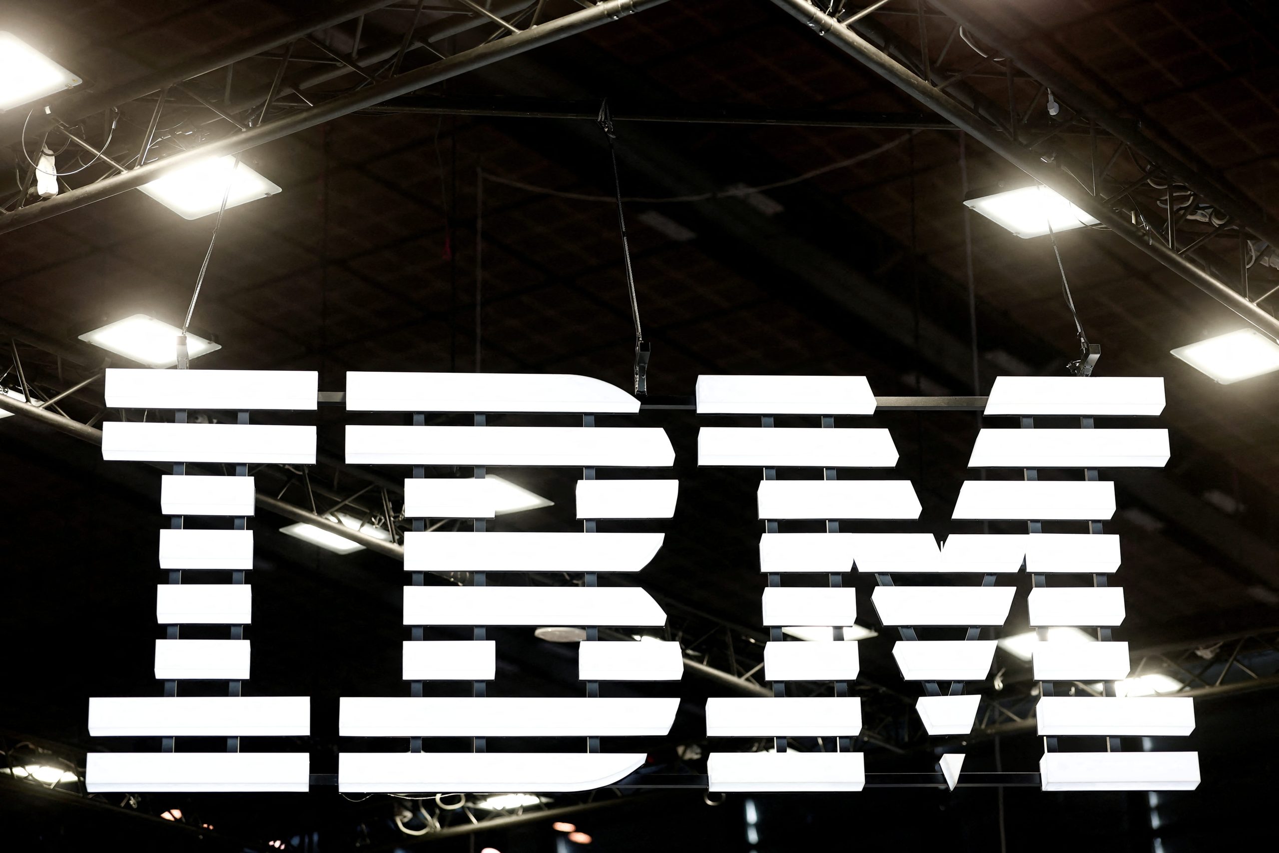 米IBMのロゴ。2025年6月、フランス・パリで撮影。REUTERS/Benoit Tessier
