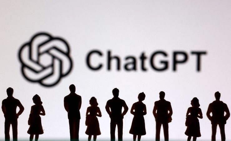 チャットGPTのロゴとイメージ。7月撮影。 REUTERS/Dado Ruvic