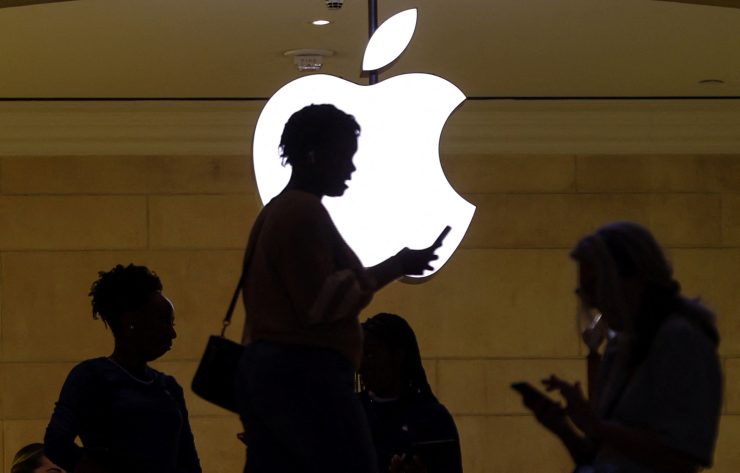 ニューヨークのアップルストア。2023年4月14日撮影。REUTERS/Mike Segar