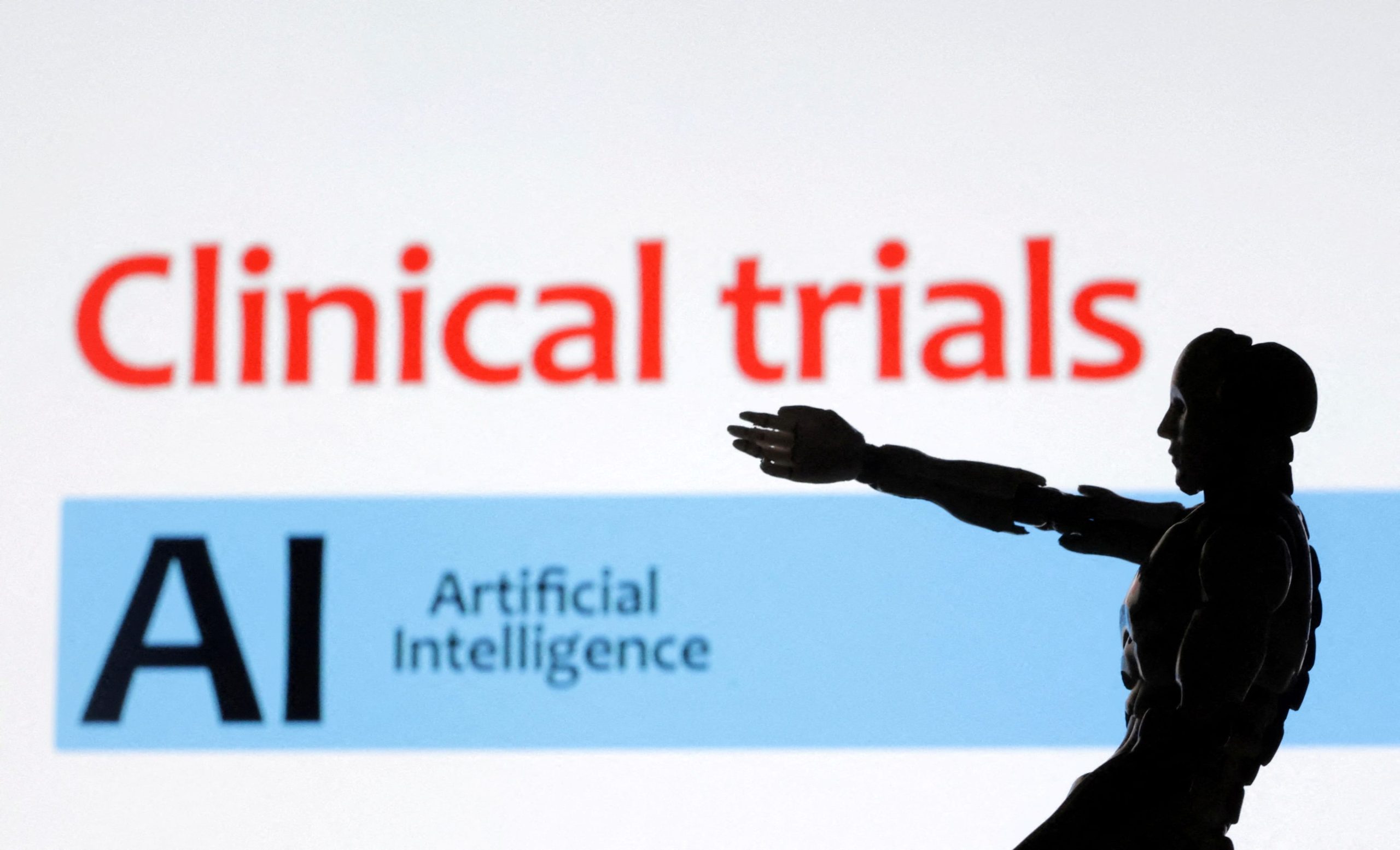 AIと臨床試験のイメージ。2023年7月撮影。REUTERS/Dado Ruvic