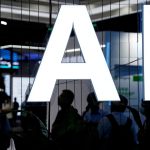 AI（人工知能）と書かれた看板。2023年7月6日、中国・上海で撮影。REUTERS/Aly Song