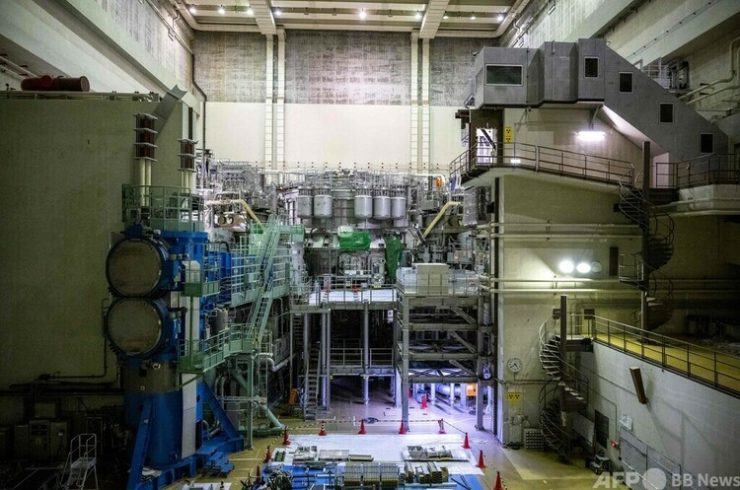 量子科学技術研究開発機構（QST）那珂研究所の大型核融合実験装置「JT-60SA」。茨城県那珂市で（2024年1月22日撮影）。(c)Philip FONG : AFP