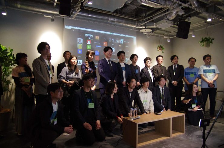日本DAO協会の設立発表会で関係者一同で撮影