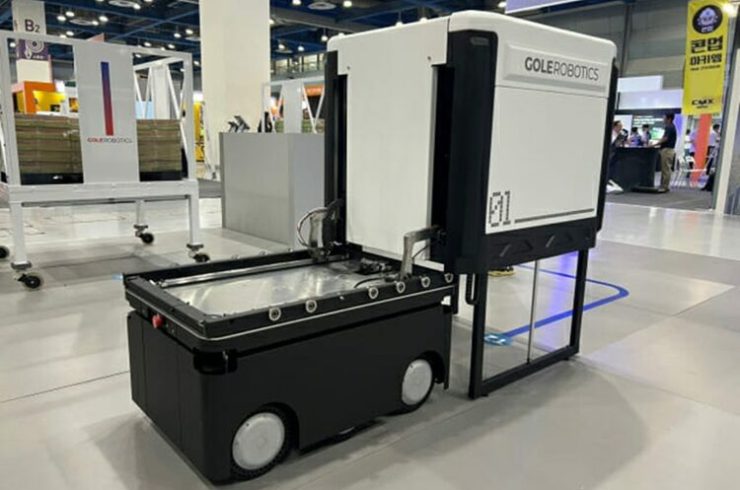 Gole-Roboticsが2025コリアビルドウィークに出展した自動積み下ろし自律走行ロボット(c)KOREA WAVE