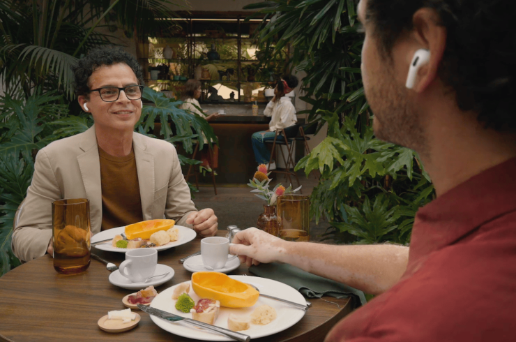 Air Pods Pro3を装着しながら会話すれば同時通訳が現実のものに