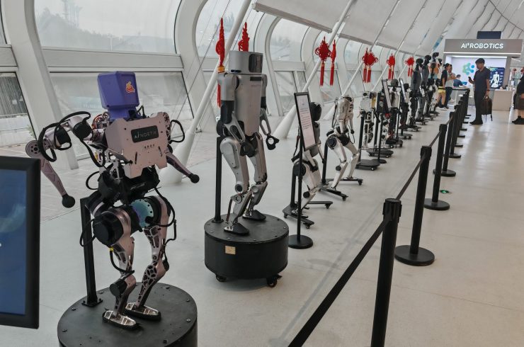 世界ヒューマノイドロボット運動会にて。大半が2023年以降の開発で１年以内のスパンで新型を発表