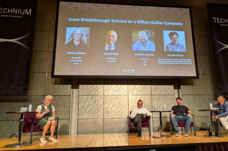 「From Breakthrough Science to a Billion-Dollar Company」をテーマとしたパネルディスカッション（筆者撮影）